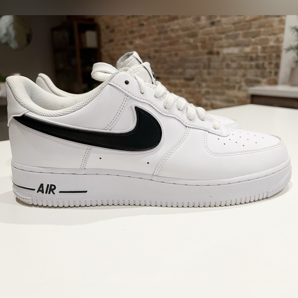 2018 Nike AF1 low 07’ 3 “black white” size 11.5